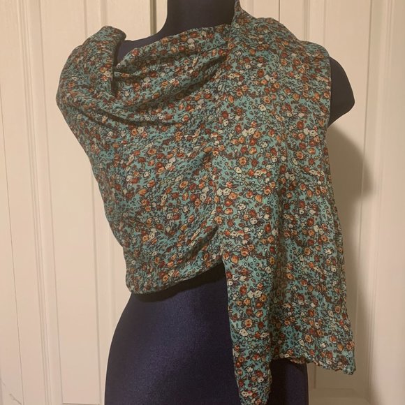 Two Beautiful Casual Wear Scarves/Wraps [2 FOR 1] - Picture 7 of 10